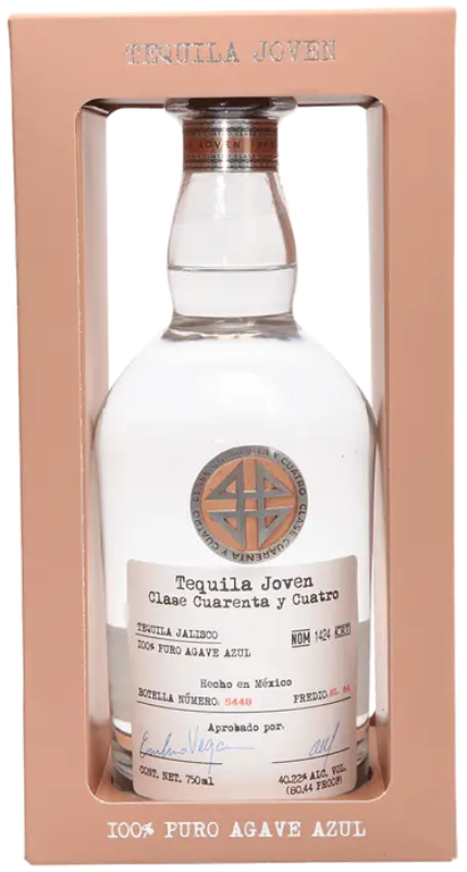 CLASE CUARENTA Y CUATRO TEQUILA JOVEN 750ML LIQ