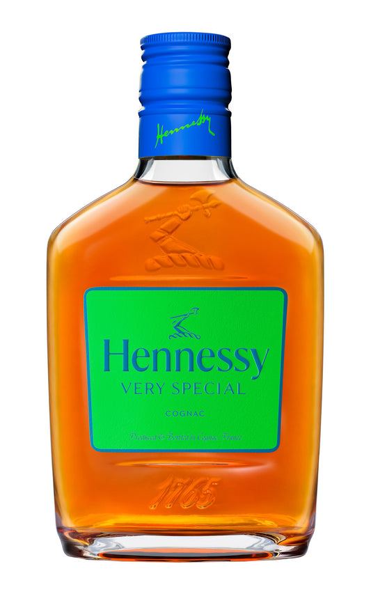Hennessy VS Holiday Edition Flask Bundle