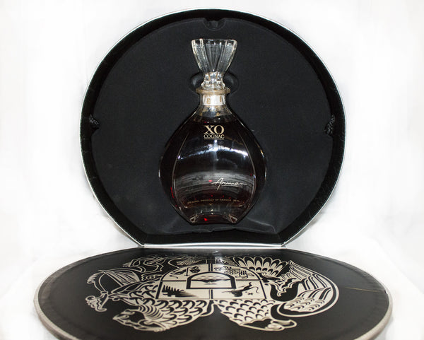 Sold at Auction: 1 bouteille COGNAC, X.O., the 19th Hole, Fronsac Coffret