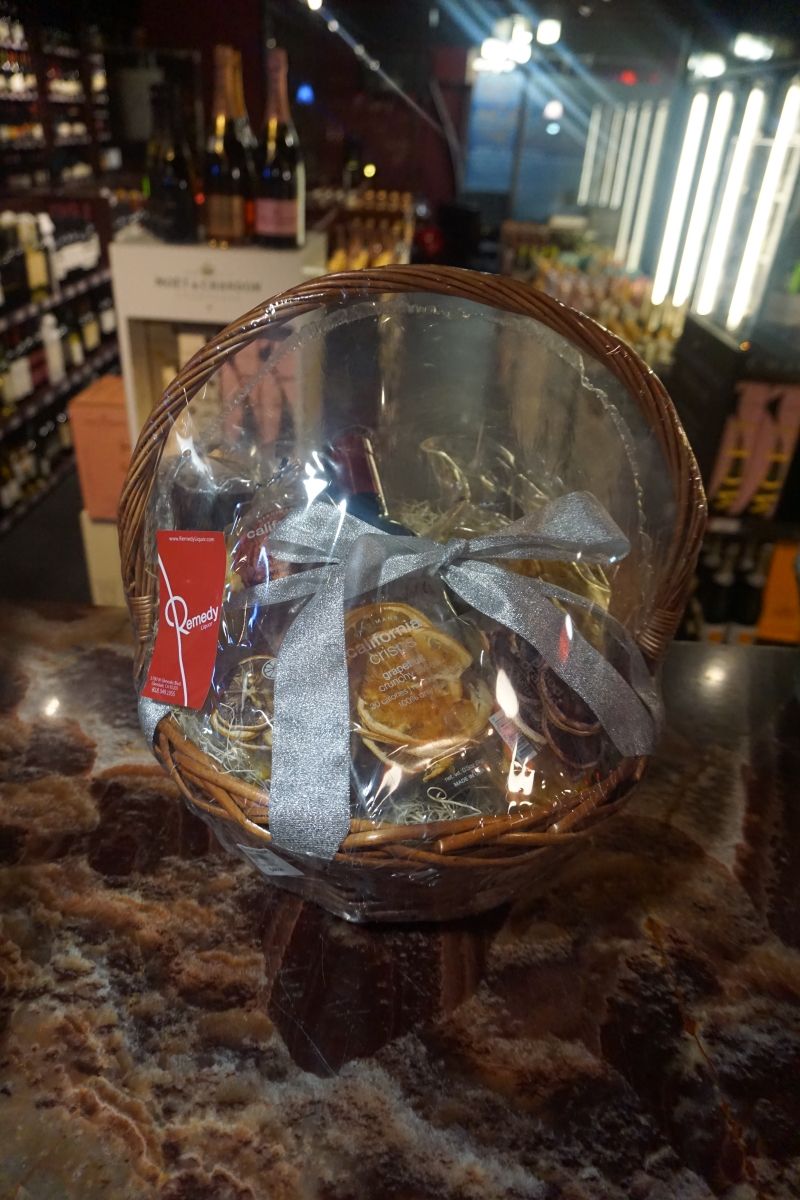 GIFT BASKET 67 PENFOLD WINE WINE