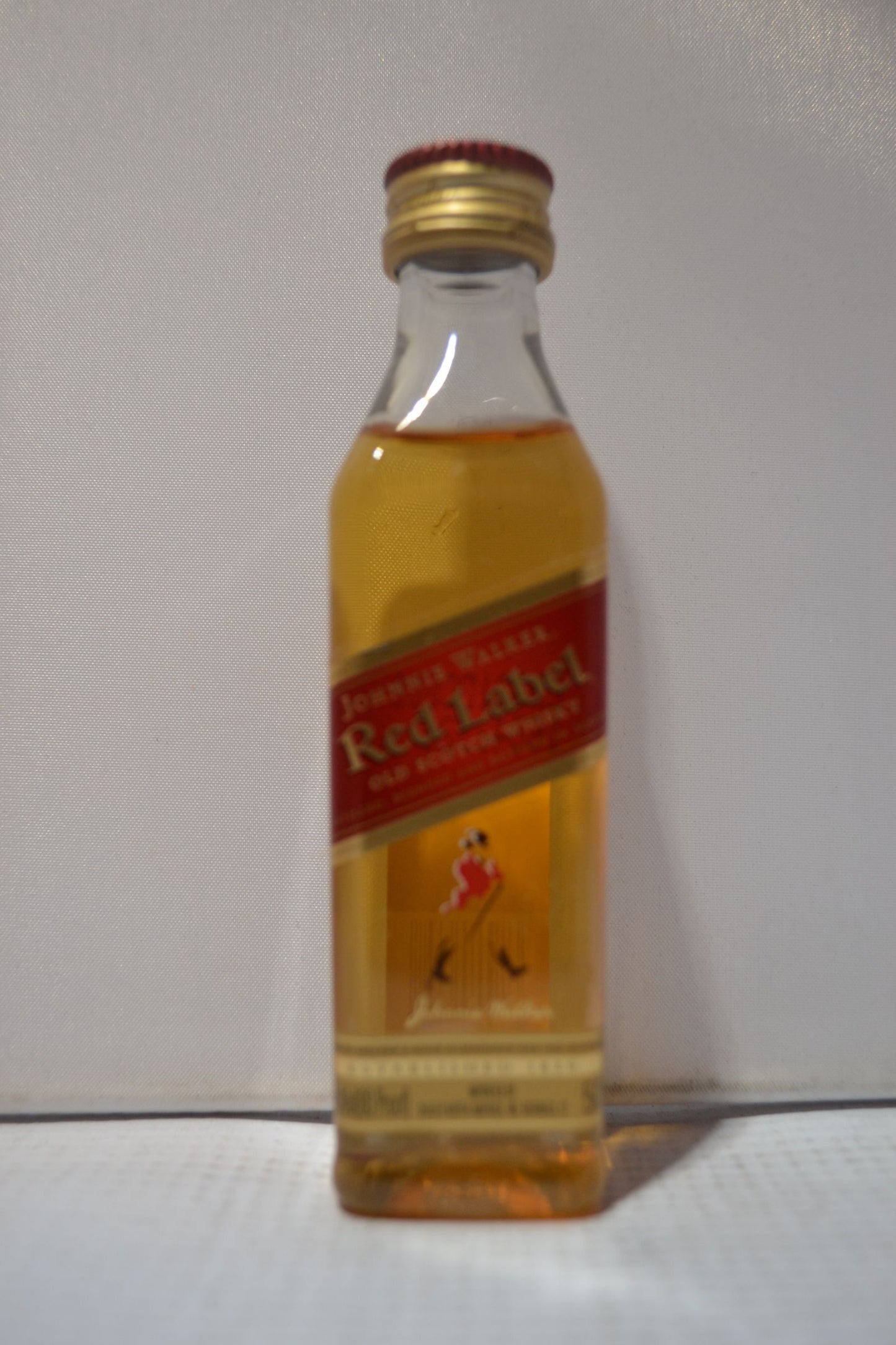 JOHNNIE WALKER SCOTCH BLENDED RED LABLE 50ML